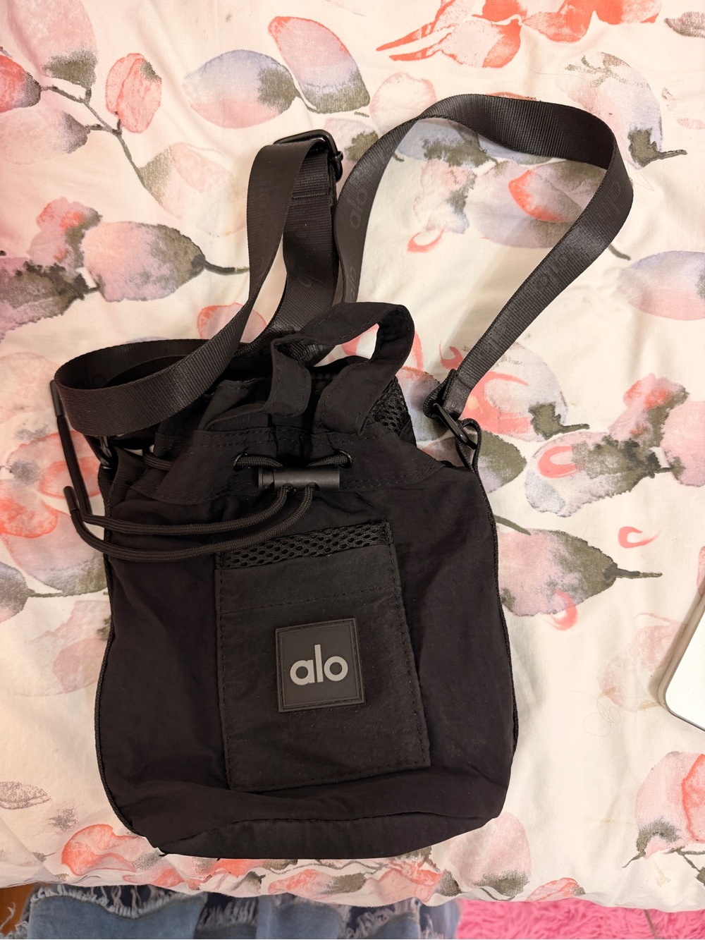 ALO Yoga Black Drawstring Crossbody Belt Bag